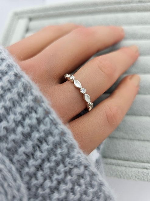 HALF SMOOTH EDGE MARQUISE CZ 925 SILVER RING