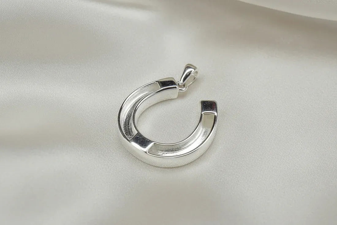 Silver Horsehair horseshoe Pendant