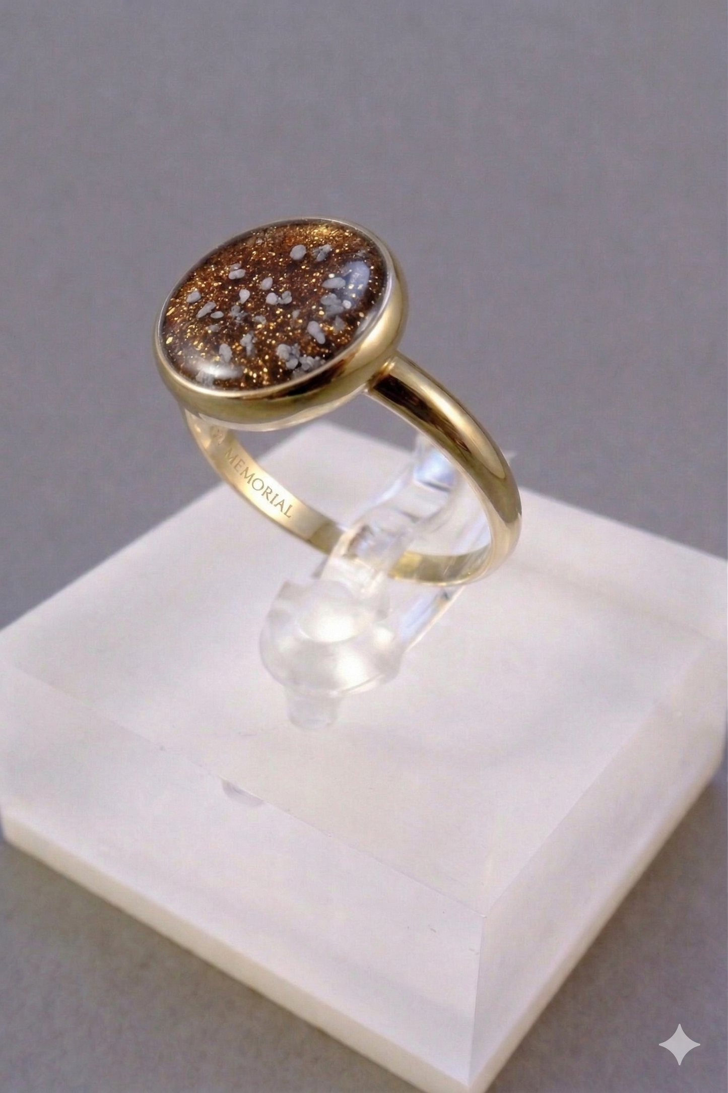 Solid Circular 9ct Gold memorial Ring