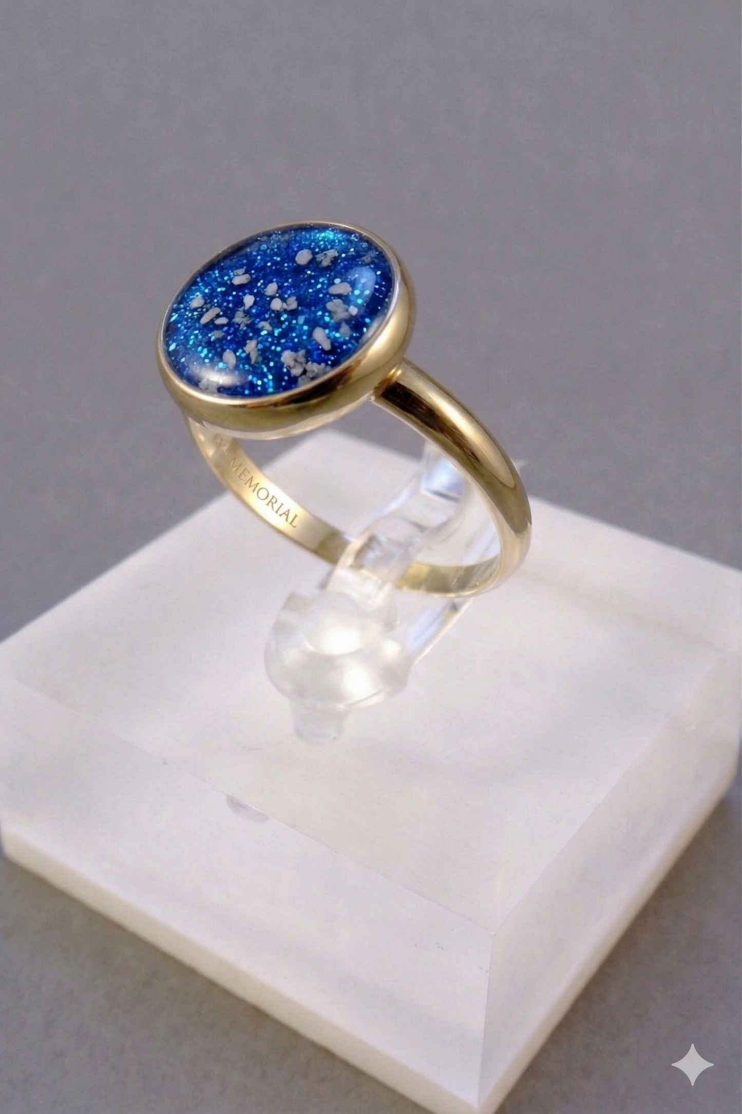 Solid Circular 9ct Gold memorial Ring