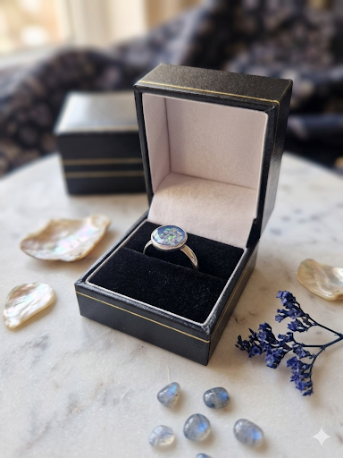 Solid Circular 9ct Gold memorial Ring