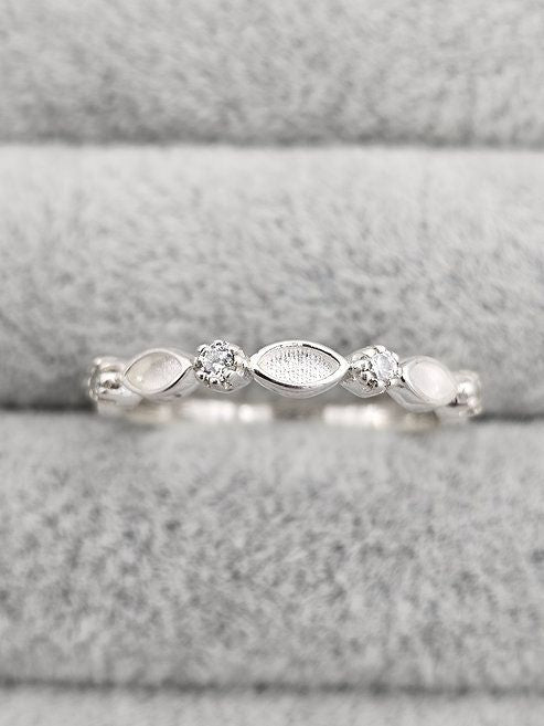 HALF SMOOTH EDGE MARQUISE CZ 925 SILVER RING