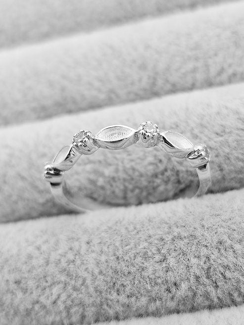 HALF SMOOTH EDGE MARQUISE CZ 925 SILVER RING